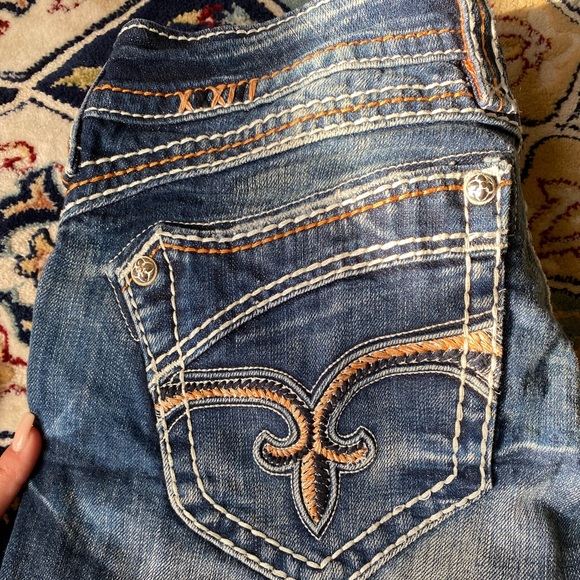 Rock & Revival size 28 mid rise bruna short - Picture 2 of 4